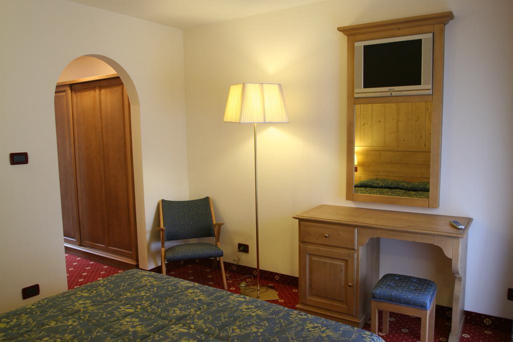 Gh Hotel Monzoni Pozza di Fassa Extérieur photo