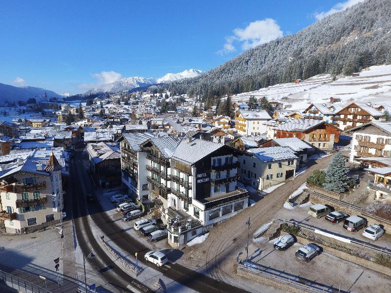Gh Hotel Monzoni Pozza di Fassa Extérieur photo